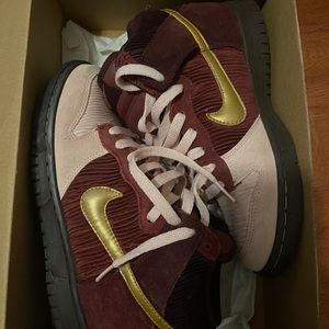 Women’s Nike Dunks